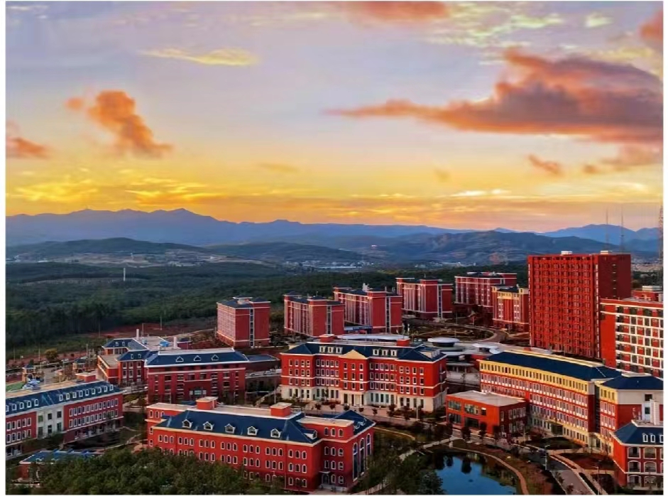 云南经贸外事学校学费多少