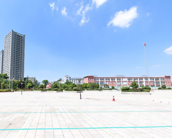 曲靖技师学院官网